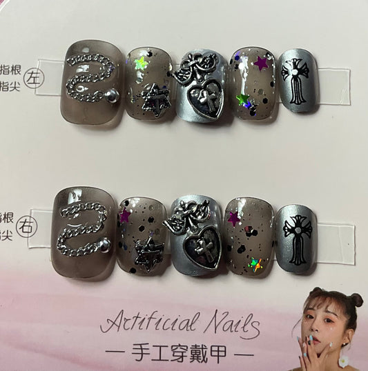 Rebel Heart Press On Nails