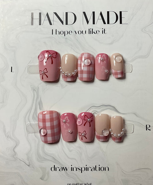 Checkered Bow Press On Nails