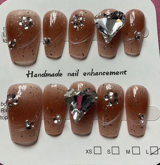 Emphasizing Elegance & Sparkle Press On Nails