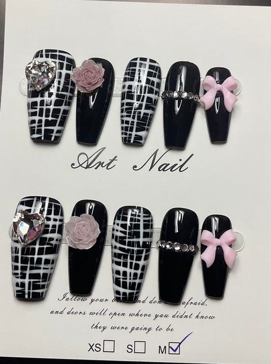 Elegant Black & Plaid Press On Nails