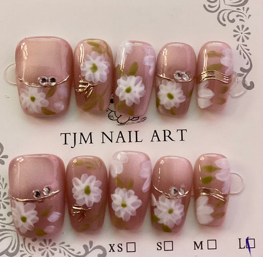 Daisy Whisper Press On Nails