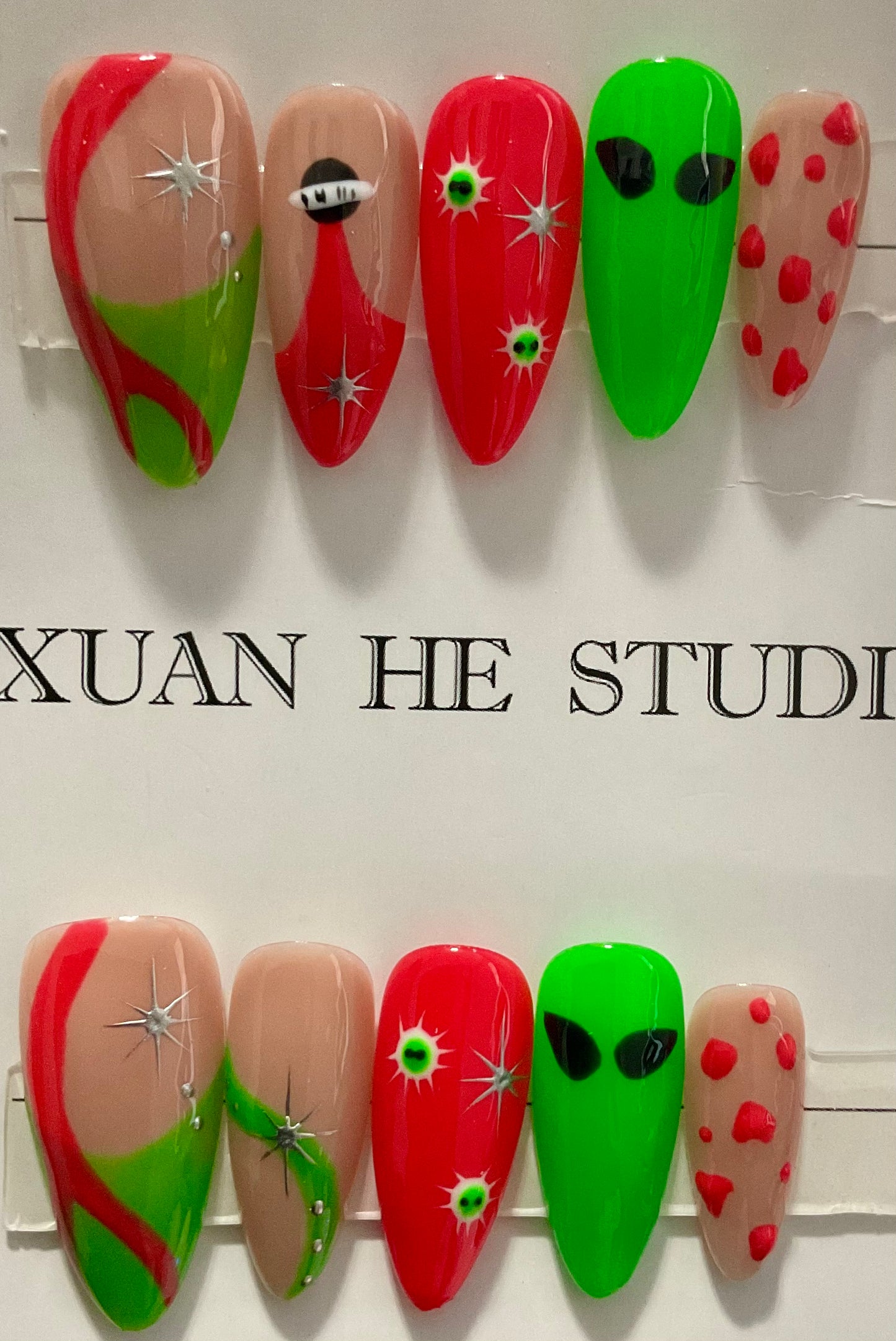 Alien Love Press On Nails