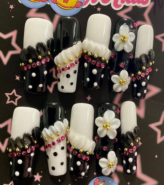 Glam Daisy & Pearl Press On Nails